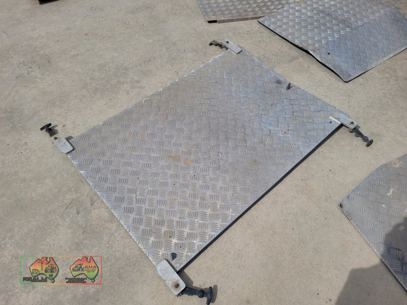 Alloy Checker Plate Chassis Cover (B)