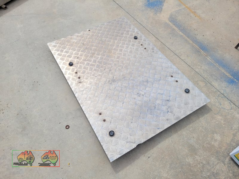 Alloy Checker Plate Chassis Cover (C)