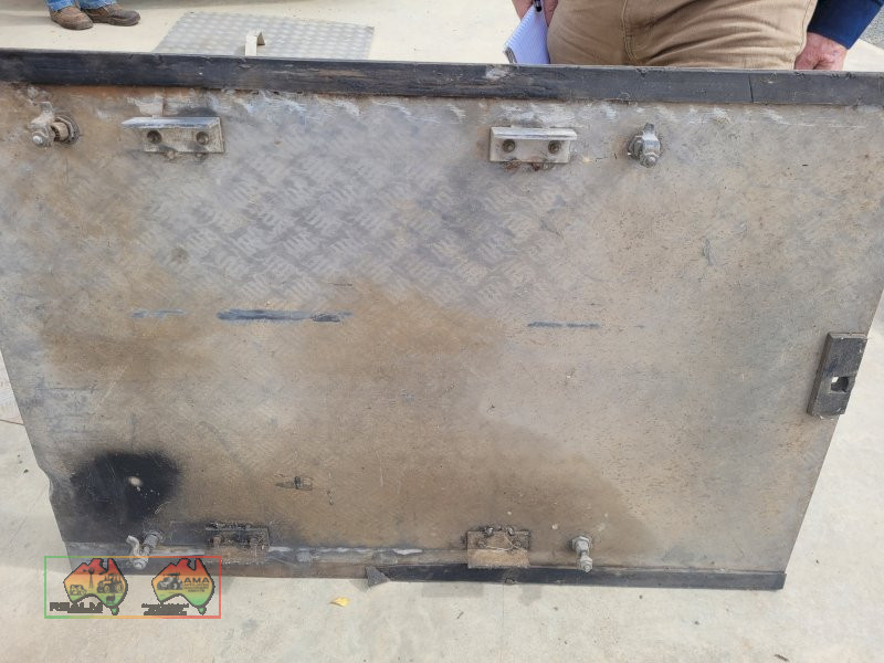 Alloy Checker Plate Chassis Cover (C) - photo 3