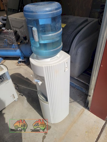 Refrigerated Water Cooler/Dispenser (Working Cond.) - photo 3