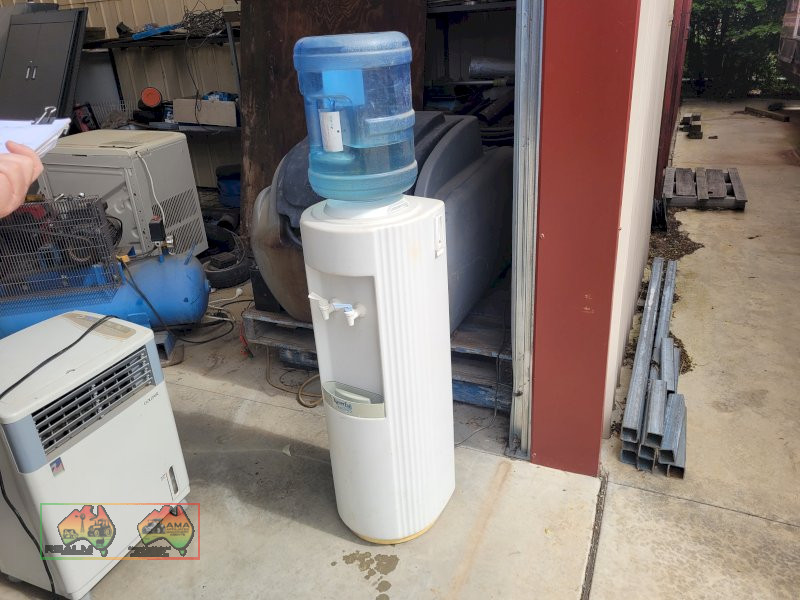 Refrigerated Water Cooler/Dispenser (Working Cond.) - photo 2