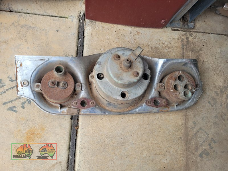 Holden EK Dash, Speedo with 2 Gauges (Kyabram Vic.) - photo 2