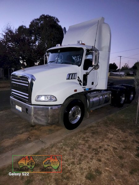 MACK Granite - 435HP - photo 3