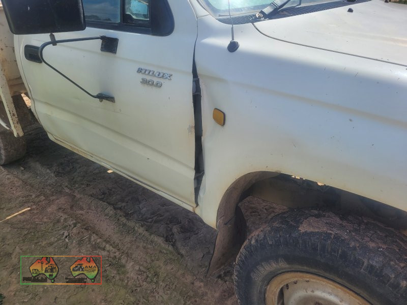 1999 Toyota 4x4 Hilux - photo 10