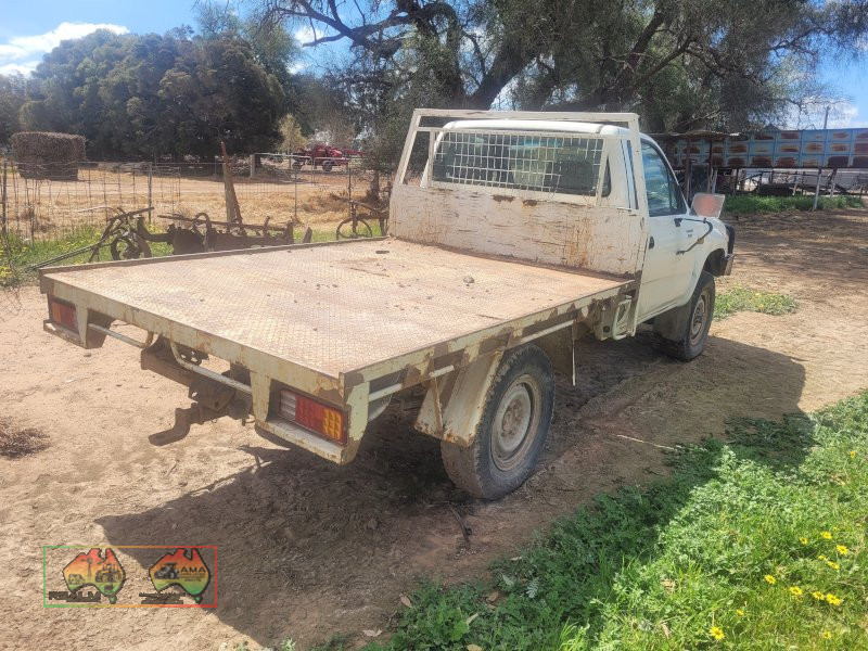 1999 Toyota 4x4 Hilux - photo 4
