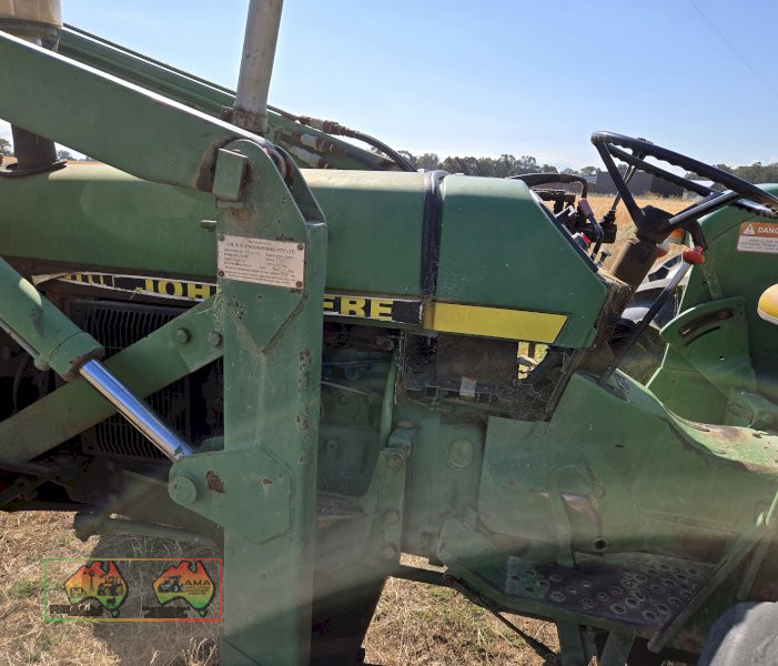 John Deere 1750 FEL Tractor - photo 9