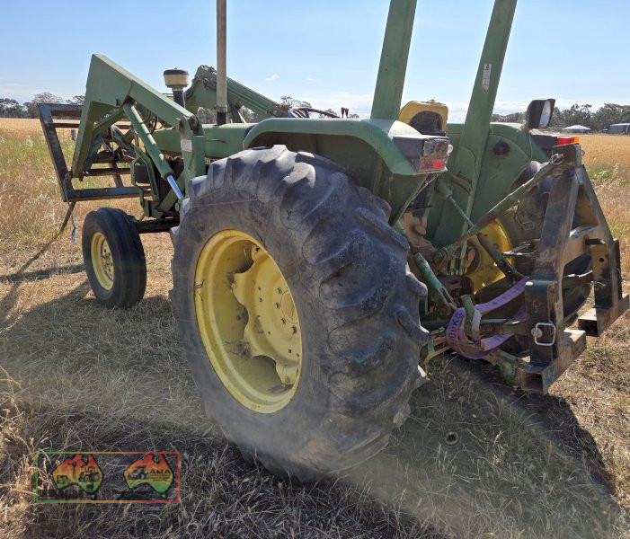 John Deere 1750 FEL Tractor - photo 7