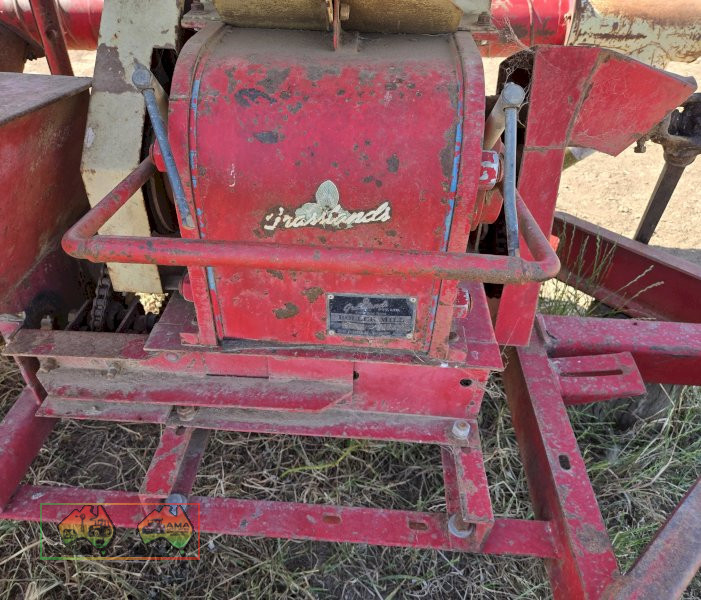 Grasslands GEHL 50 Rollermill Mixer Wagon - photo 7