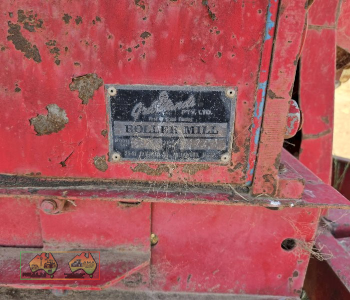 Grasslands GEHL 50 Rollermill Mixer Wagon - photo 8