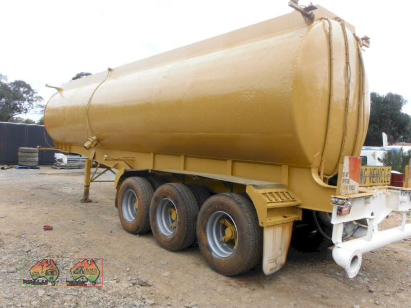 Tri Axle Tanker - photo 4