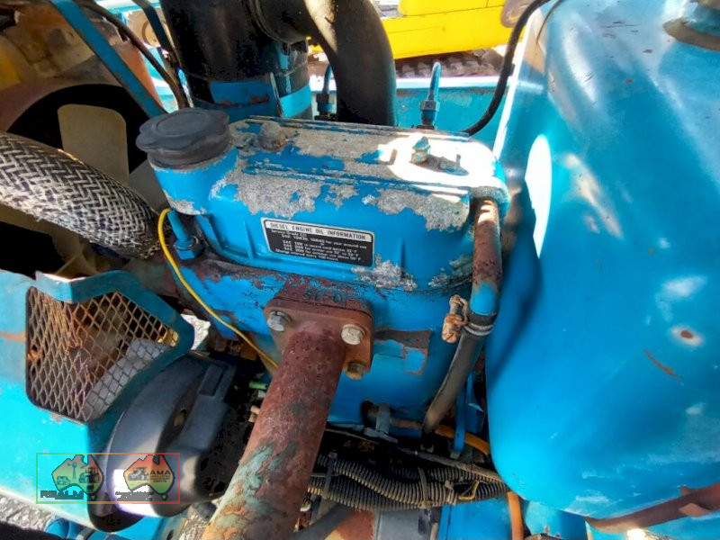 Ford 1700 4WD Tractor with FEL - photo 7