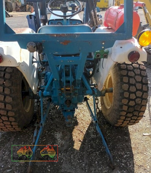 Ford 1700 4WD Tractor with FEL - photo 4