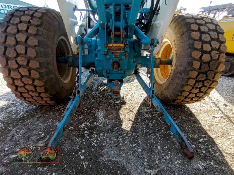 Ford 1700 4WD Tractor with FEL - photo 5