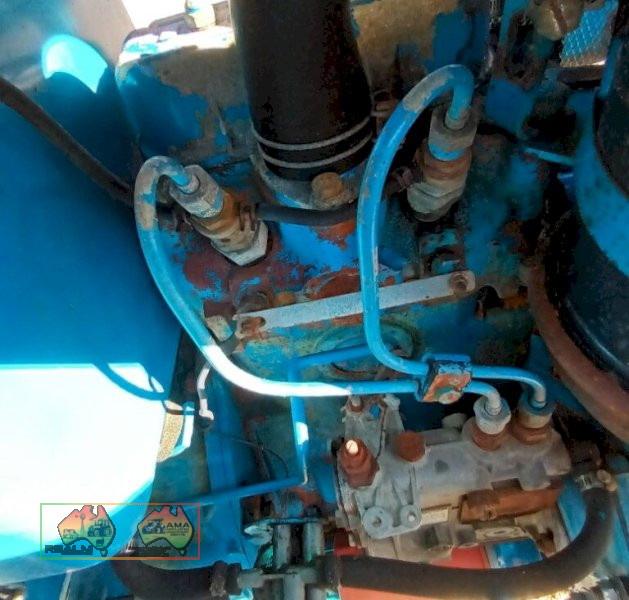 Ford 1700 4WD Tractor with FEL - photo 8