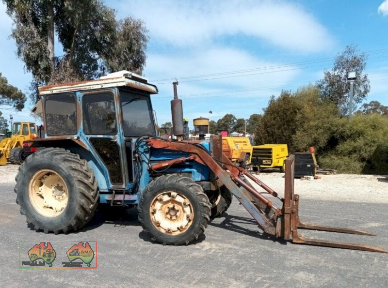 Iseki T7000 4WD Tractor with FEL - photo 2