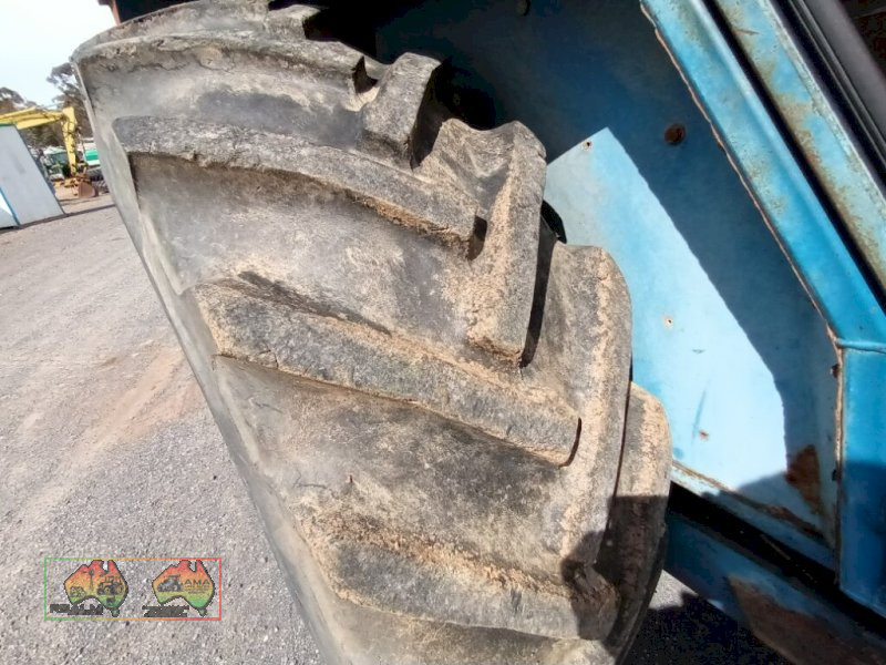 Iseki T7000 4WD Tractor with FEL - photo 8