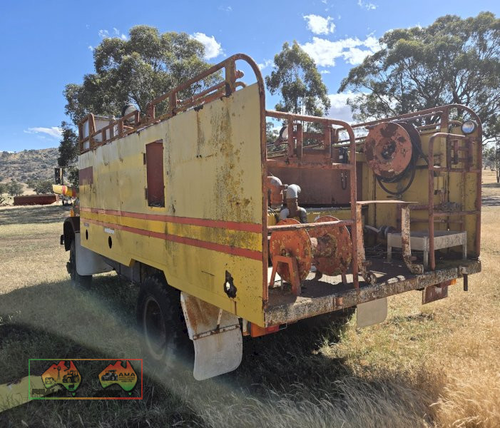 Bedford Diesel 4x4 Fire Truck - photo 7