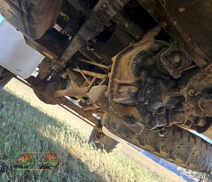 Bedford Diesel 4x4 Fire Truck - photo 27