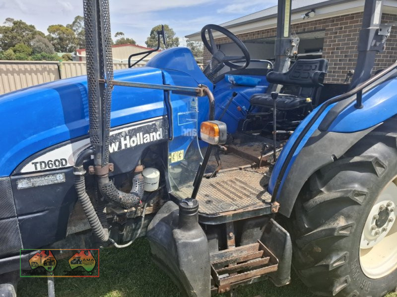 2004 NH-TD60D Tractor - photo 3