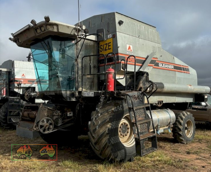 Gleaner R62 Combine Header - photo 5