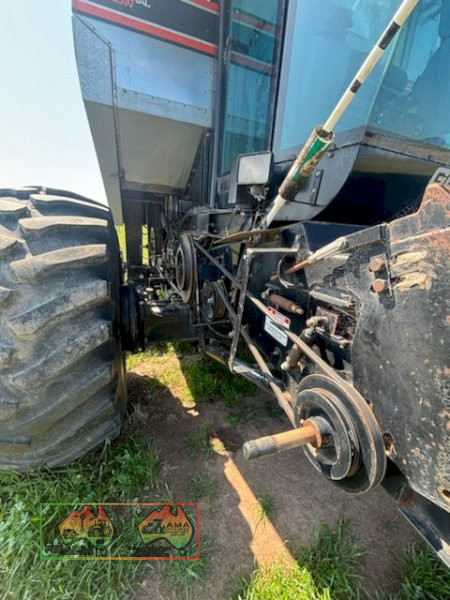 Gleaner R62 Combine Header - photo 9