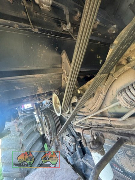 Gleaner R62 Combine Header - photo 8