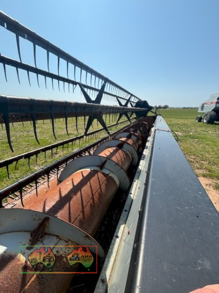 Gleaner R62 Combine Header - photo 11