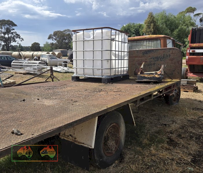 Nissan 3.5 Ton Truck - photo 8