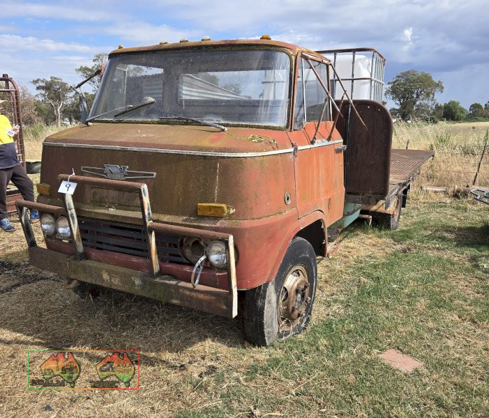 Nissan 3.5 Ton Truck - photo 4