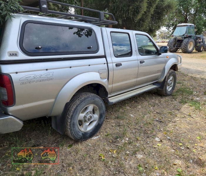 2006 Nissan Navara STR 3.0 Diesel 4x4 Dual Cab - photo 4
