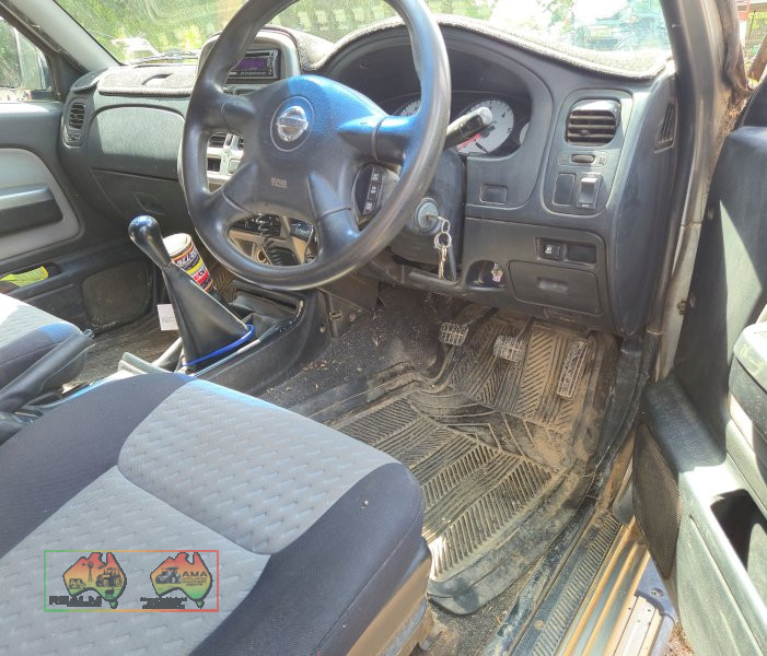 2006 Nissan Navara STR 3.0 Diesel 4x4 Dual Cab - photo 17