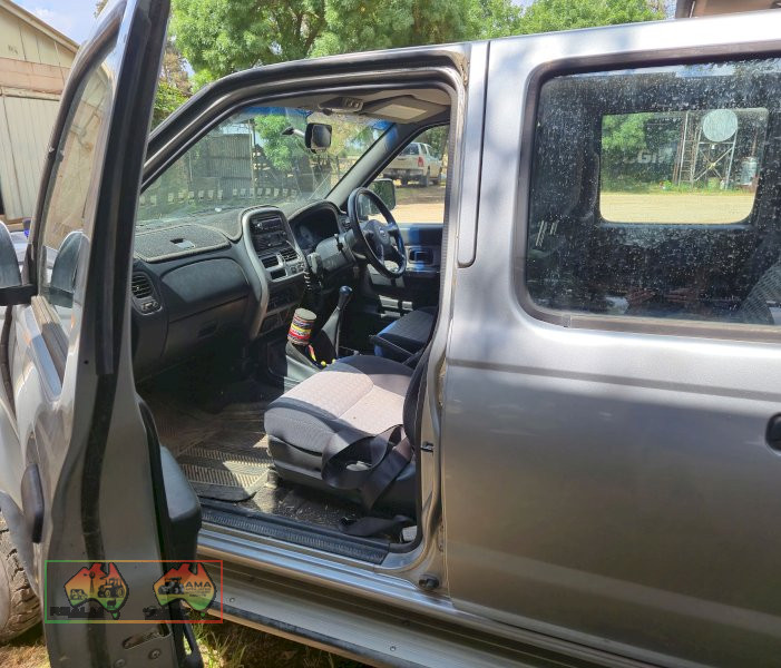 2006 Nissan Navara STR 3.0 Diesel 4x4 Dual Cab - photo 9
