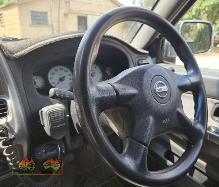 2006 Nissan Navara STR 3.0 Diesel 4x4 Dual Cab - photo 11