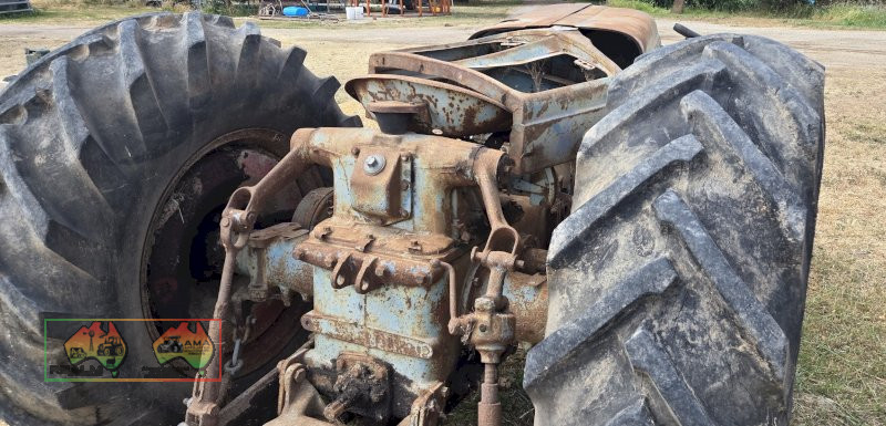 Fordson Major Tractor Petrol/Kero - photo 4