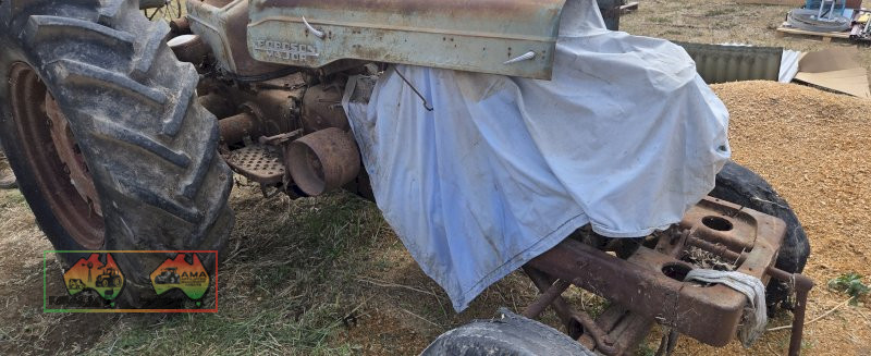 Fordson Major Tractor Petrol/Kero - photo 6