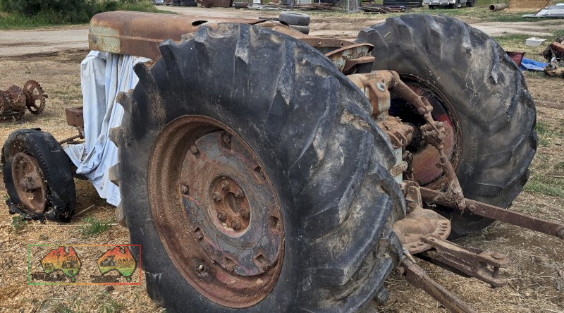 Fordson Major Tractor Petrol/Kero - photo 3