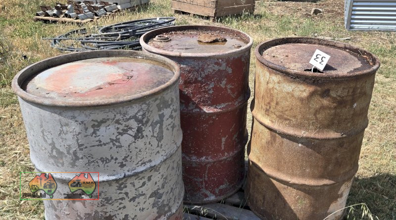 3x H/Duty 44gal drums (2x Galv.) - photo 2
