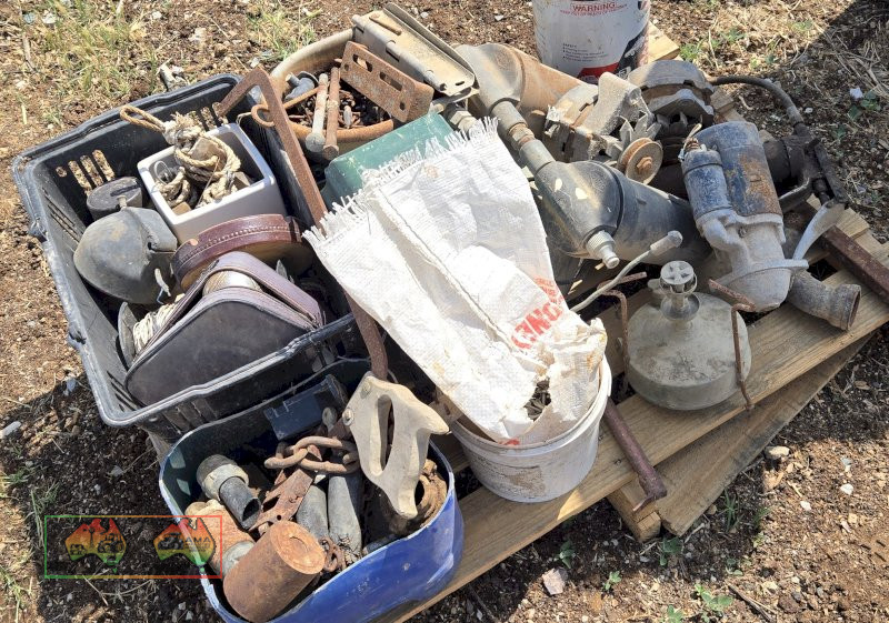 Pallet of Sundries (Holden Starter & Alternator) - photo 5