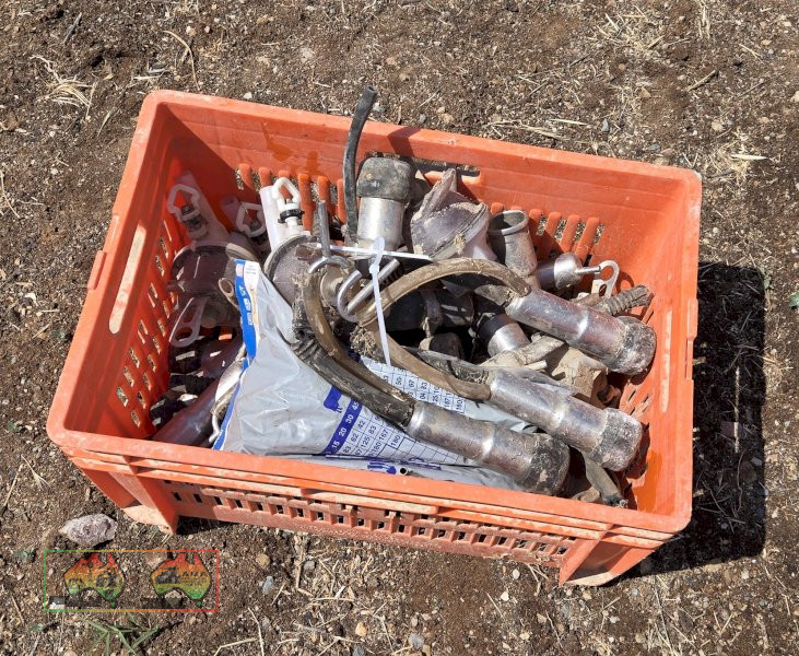 6x Milking Cup Sets & New Liners - photo 3
