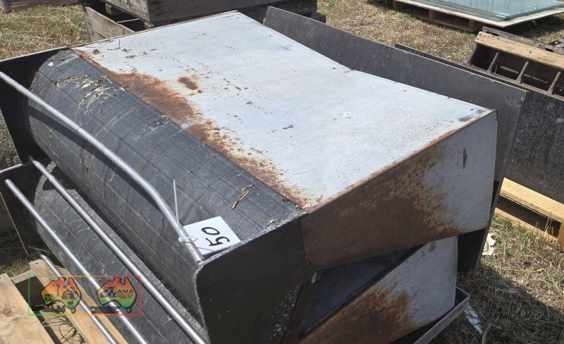 3x Sheep/Calf/Pig Feeders - photo 2