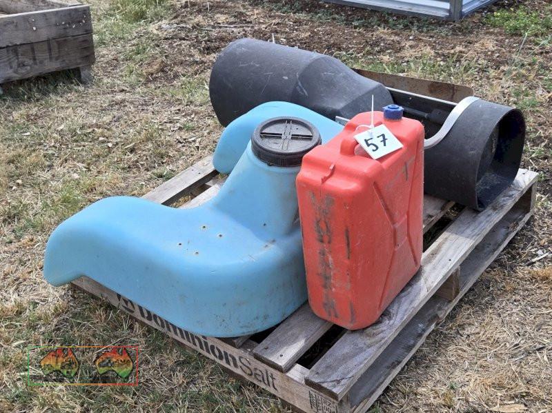 60 Ltr ATV Sprayer & Jerry Can - photo 2