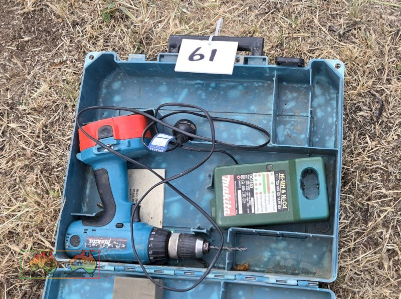 Makita Cordless Drill Set with Charger