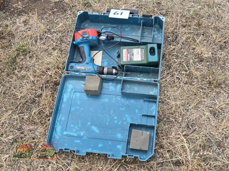 Makita Cordless Drill Set with Charger - photo 2