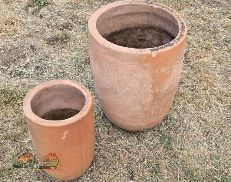 2x Tall Clay Plant Pots - photo 3