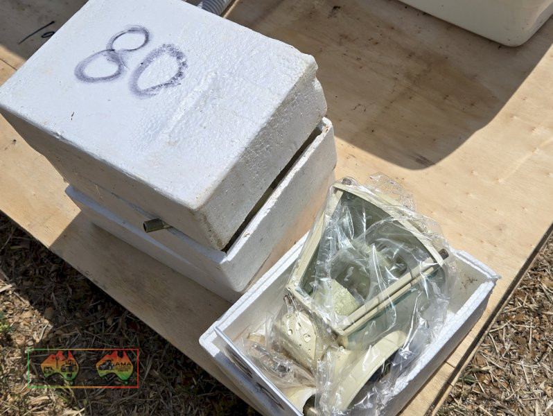 2x New Outdoor Coach Lights - photo 2