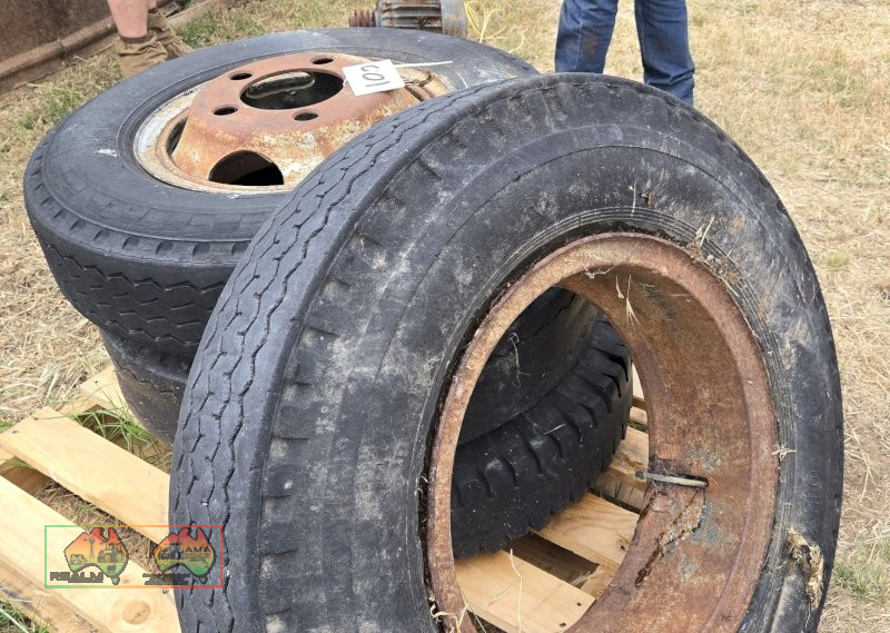 4x Truck Tyres & Rims - photo 3