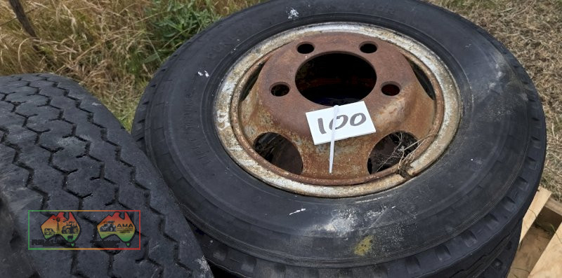 4x Truck Tyres & Rims - photo 2