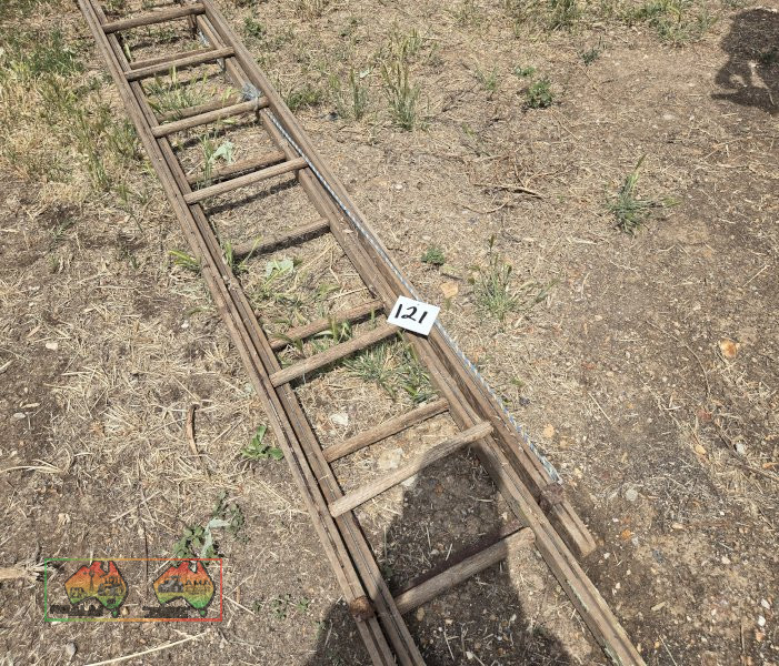 Timber Extension Ladder - photo 2