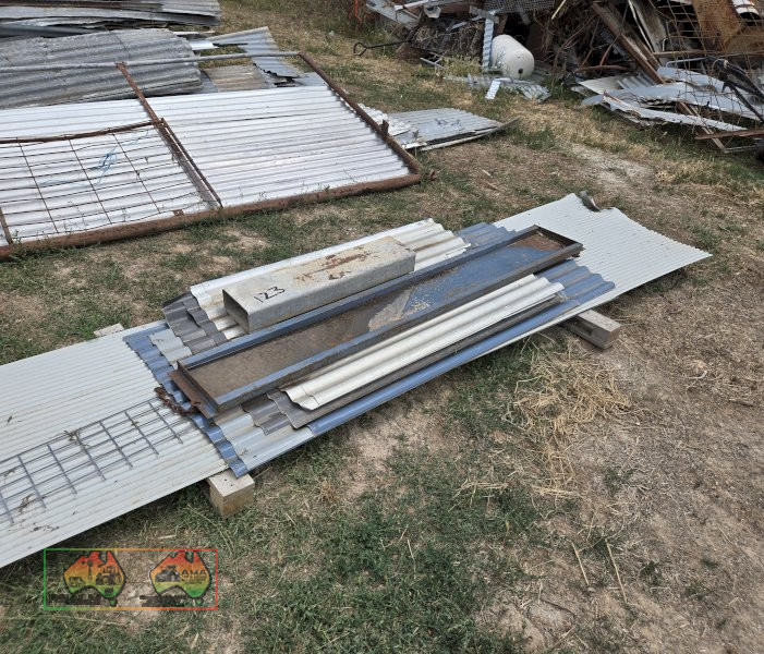 Corrugated Iron & Trailer Gate - photo 3