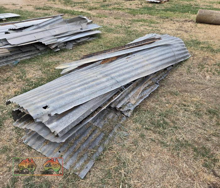 Corrugated Iron & Star Posts - photo 3